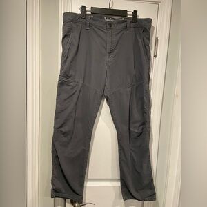 Wrangler Size 38x30 All Terrain Gear Gray Cotton Stretch Zip Up Cargo Pants